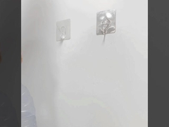 浴室の壁のホック