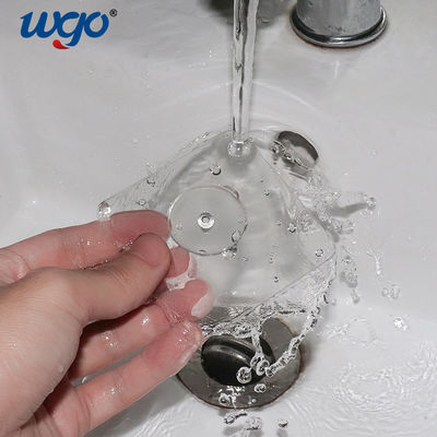 浴室の壁のハンガー