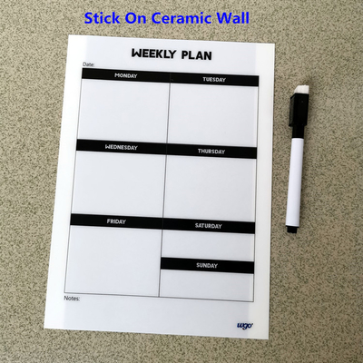 ポリ塩化ビニール壁に取り付けられた自己接着Whiteboardのステッカーの文房具の子供の執筆板